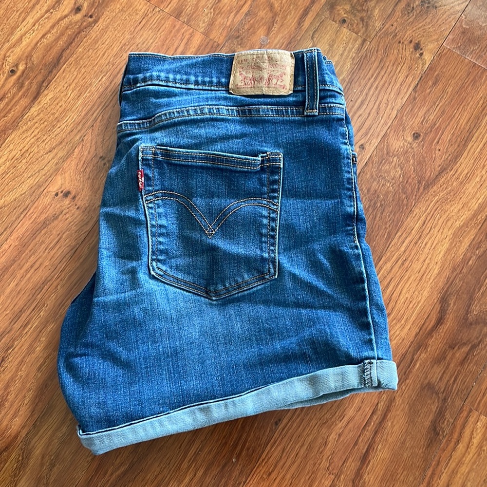 Levi’s Mid-Rise Shorts